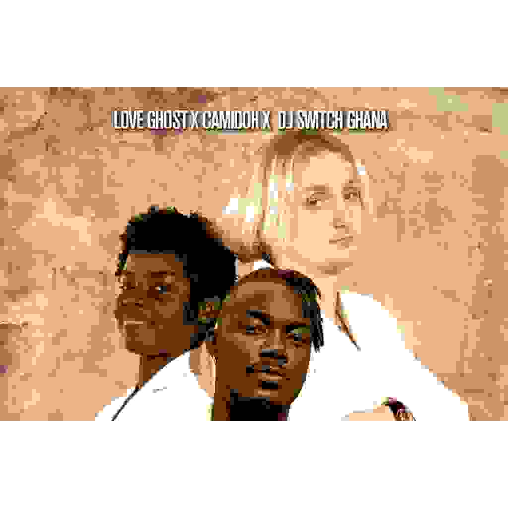 Love Ghost, Camidoh e DJ Switch Ghana in posa per la copertina del singolo 'Dopeman' su sfondo testurizzato marrone.